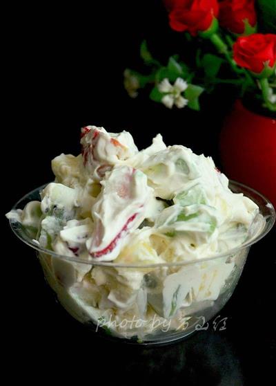 Cotton cream and fruit salad
